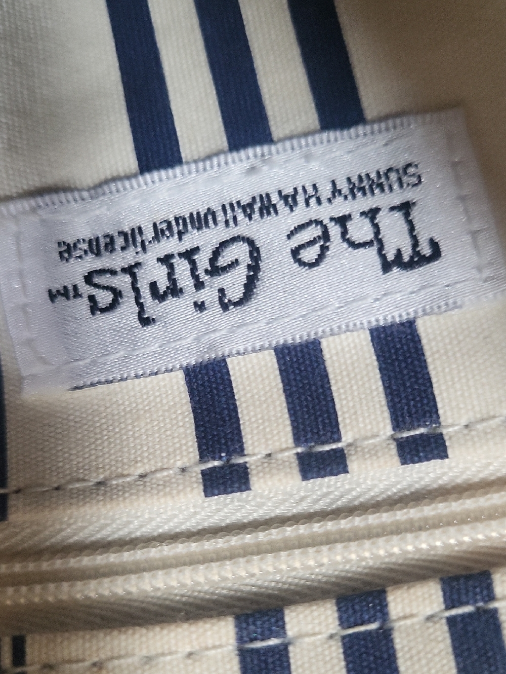 Golf Girl Navy & Cream Wristlet Pouch Canvad W Plastic Lining Wipeable Like New - Picture 6 of 9